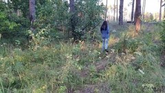 Догнал в лесу суку и заставил ебаться
